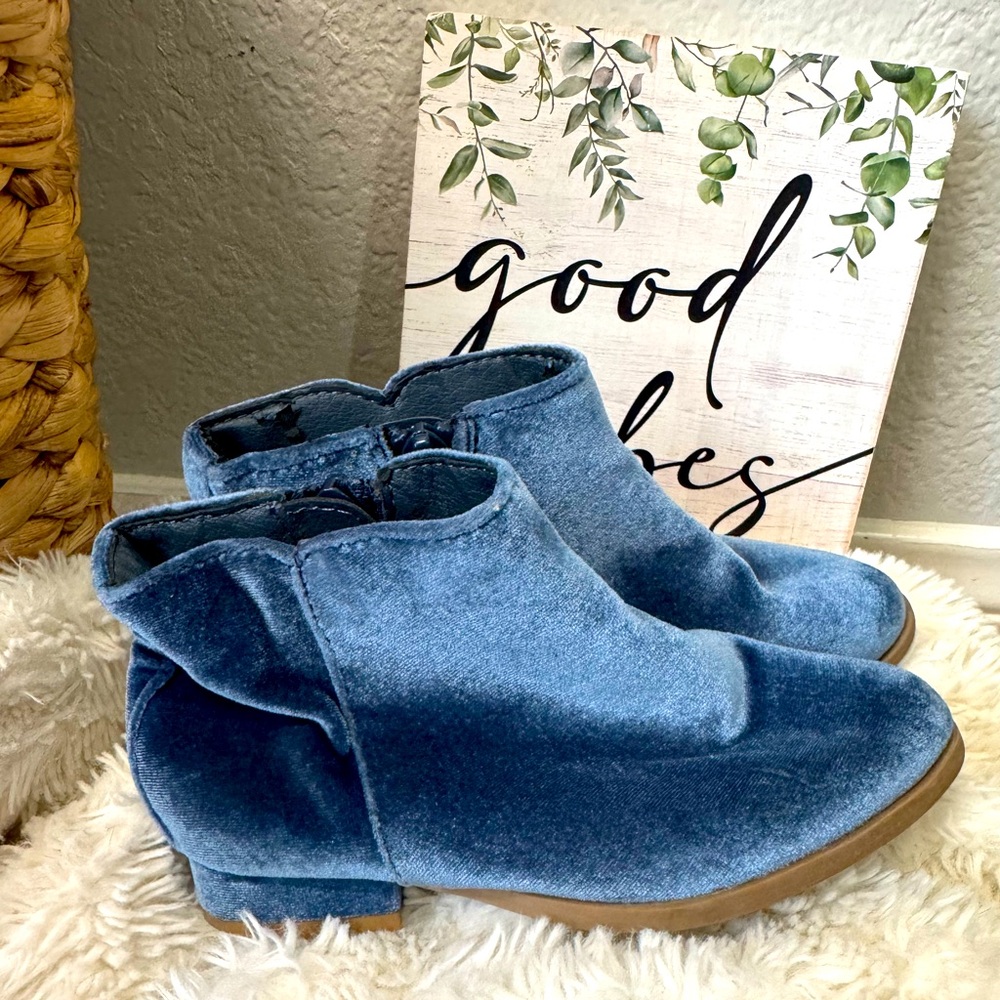 Old Navy Velvet girls boots